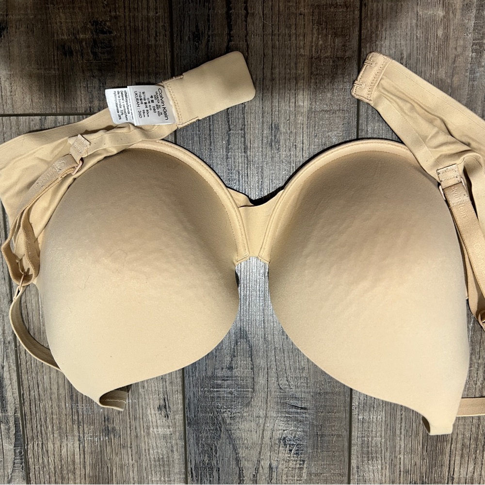 Lightly lined CK bra